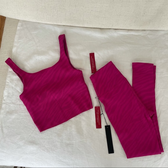 Brand NEW Carbon38 Ribbed 7/8 Leggings - Picture 5 of 8